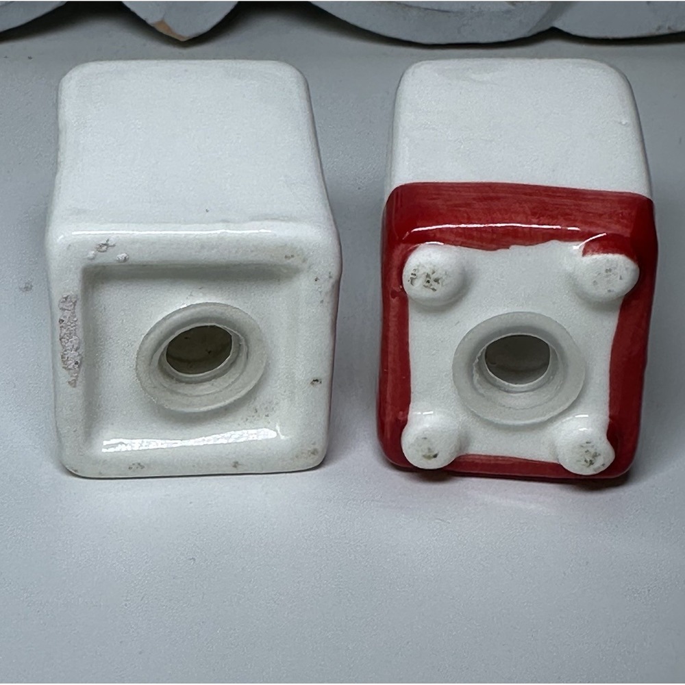 Cracker Barrel Stove & Refrigerator Mini Salt And Pepper Shaker Set - Picture 4 of 8